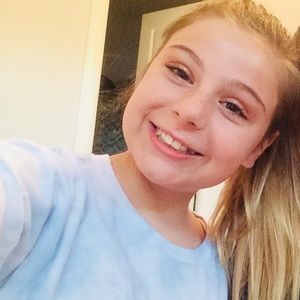 Meet your Posher, Ella